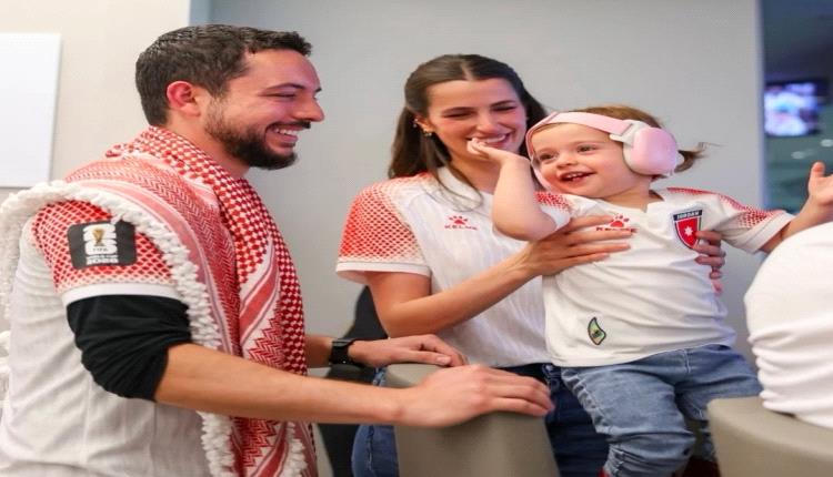 ولي عهد الأردن الأمير الحسين بن عبدالله الثاني صورة جديدة لابنته الأميرة إيمان احتفالاً بإتمام عامها الثاني
