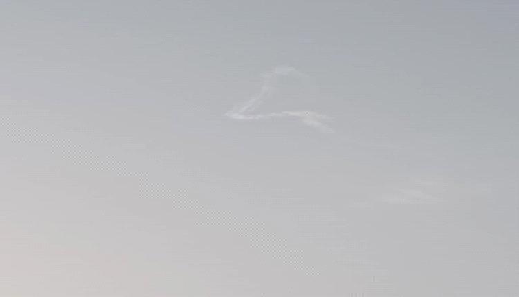 الحوثيون يطلقون صاروخاً بالستياً من مكيراس باتجاه البحر العربي