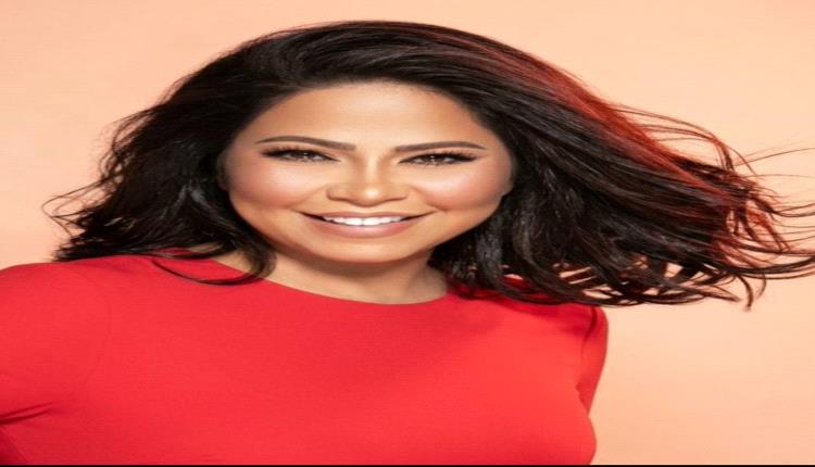 شيرين عبد الوهاب تمازح الجمهور بمواقف ولقطات طريفة في حفل العلمين.. فمن هو الشاب الذي طلبت منه صعود المسرح؟