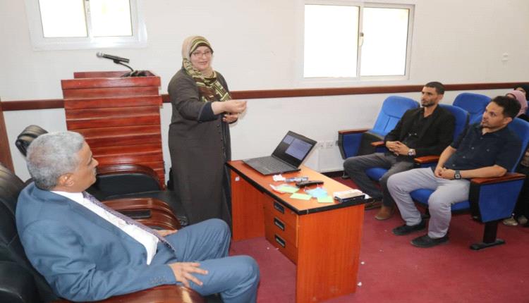 رئيس صندوق صيانة الطرق يفتتح ندوة حول حقوق العمل والواجبات الوظيفية للمرأة