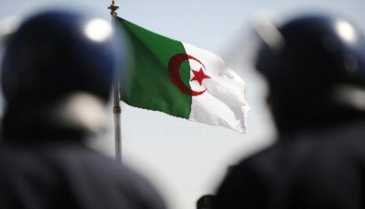 كاميرات المراقبة توقع بـ3 لصوص سرقوا كفيفاً 51 مليوناً في الجزائر