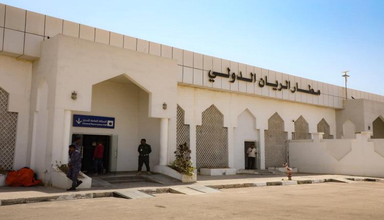 مواطنون بحضرموت يؤكدون سماع صوت انفجار من مطار الريان