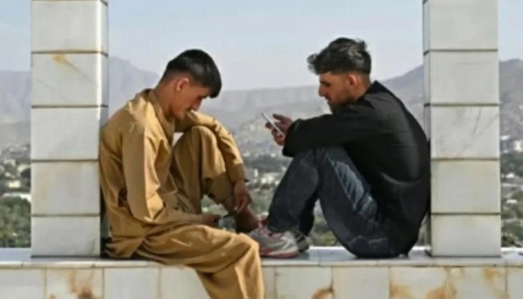 حركة طالبان تحظر الهواتف الذكية في الجامعات.. وانقسام حاد بين الطلاب