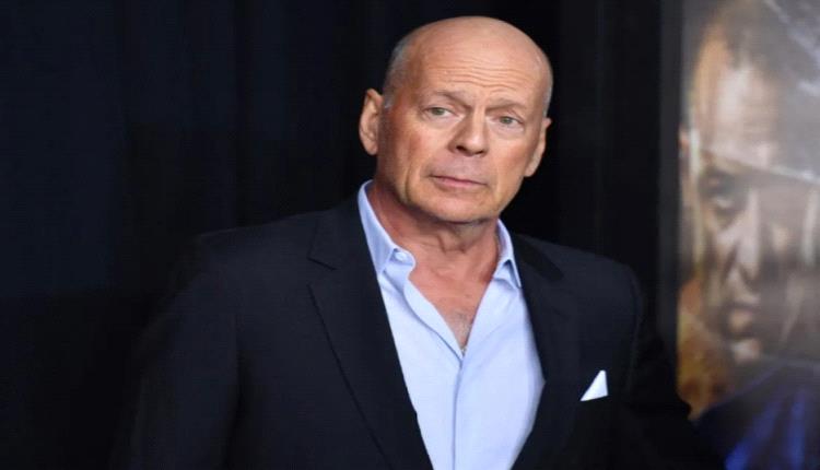 نجم هوليوود بروس ويليس يشارك ابنته فرحة حفل زفافها رغم معاناته مع الخرف