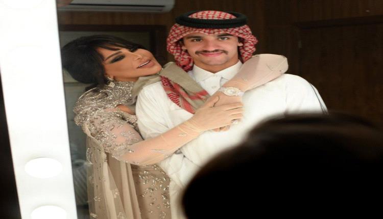 فاهد ابن الفنانة أحلام كبر وبات شاباً وسيماً في أحدث ظهور له