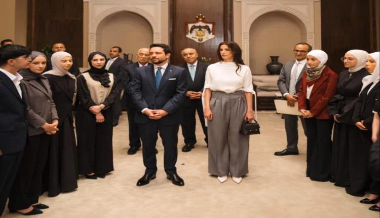 الأميرة رجوة الحسين تقدم درساً جديداً في فن تنسيق الأزياء العملية بأسلوب استثنائي في قصر بسمان