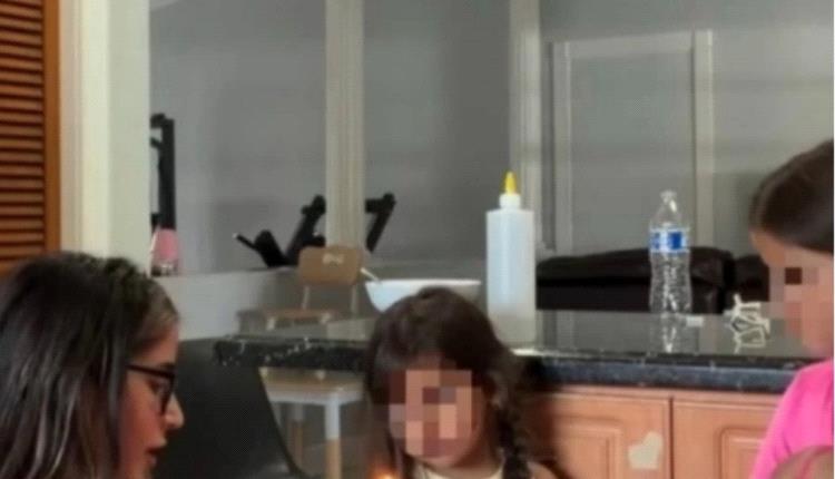 القبض على أم أمريكية تشعل النار وتسكب الشمع الساخن على طفليها بحثاً عن الشهرة
