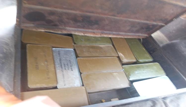 قوات الأمن الوطني بنقطة الحسيني بمحافظة لحج تضبط 24 صفيحة ذخائر مهربة