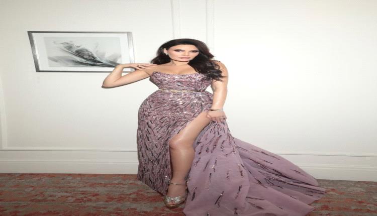 إطلالة ساحرة… سيرين عبد النور تتألق بفستان بنفسجي فاخر من طوني ورد