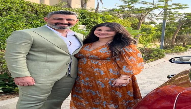 أجواء مرِحة… هدى الإتربي تفاجئ ياسر جلال بالغناء على طريقة شادية في الكواليس