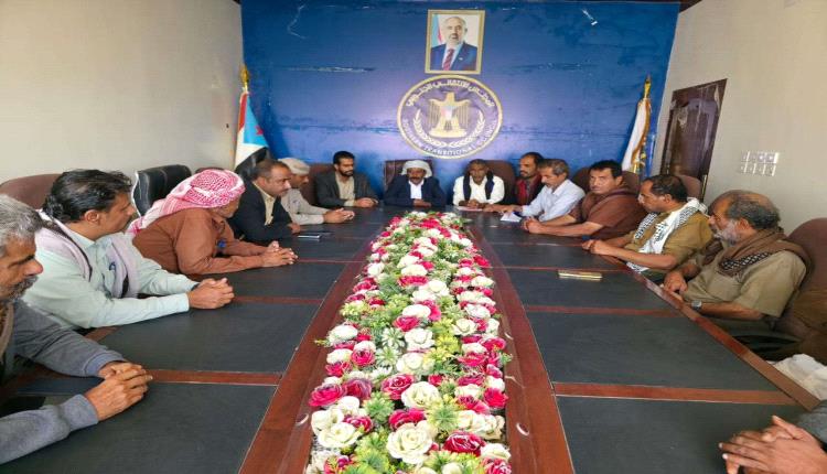 رئيس تنفيذية انتقالي شبوة يناقش مع رؤساء الهيئات التنفيذية بالمديريات ترتيبات الحشد الجماهيري لفعالية الأربعاء