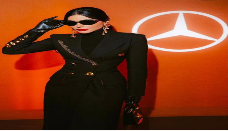 "سر الجاذبية: الإطلالات المونوكروم تتصدر الموضة العربية"