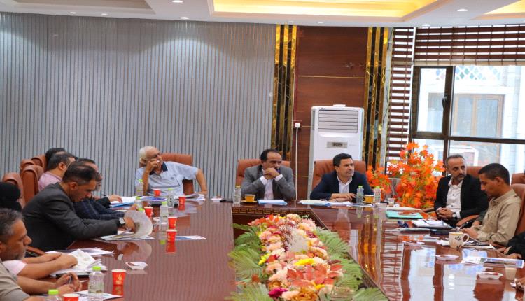 تنفيذية خور مكسر تناقش تقريري المالية والإعلام وتؤكد تعزيز الأداء المؤسسي