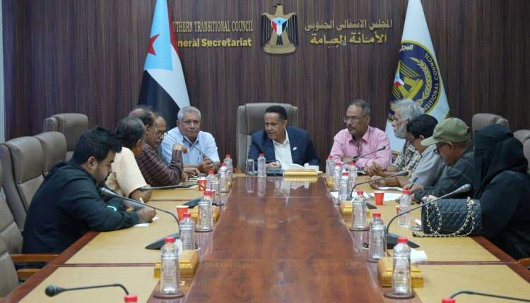 القائم بأعمال الأمين العام يلتقي لجنة القوى السياسية الموقعة على الميثاق الوطني الجنوبي