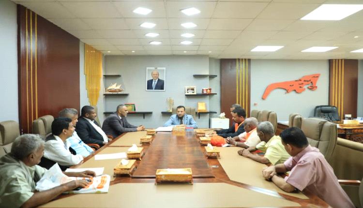 محافظ عدن يبحث مع رئيس الاتحاد العام لنقابات عمال الجنوب إعداد مصفوفة شاملة للإشكاليات القائمة والحلول الممكنة