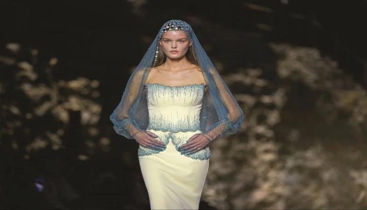 وعد العقيلي تمزج بين التراث السعودي واللمسات العصرية في تصاميمها