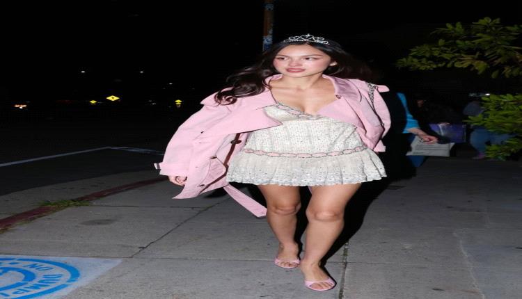 أوليفيا رودريغو تحتفل بعيد ميلادها الثالث والعشرين بأسلوب أنيق