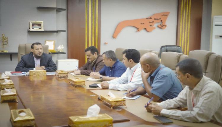 محافظ العاصمة عدن يمنح الجهات المختصة مهلة أسبوع لإنهاء أزمة الغاز