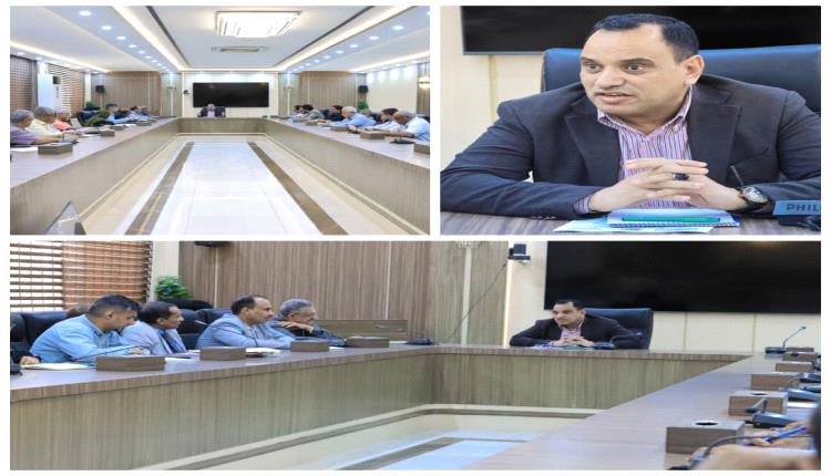 الوزير السقطري يترأس اجتماعاً موسعاً لقيادة وكوادر الوزارة لمناقشة أولويات المرحلة وتعزيز أداء قطاعات الوزارة