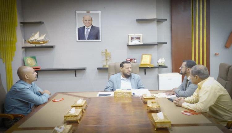 محافظ عدن يؤكد حرص السلطة المحلية على دعم الجهاز المركزي لأداء مهامه بكفاءة واستقلالية