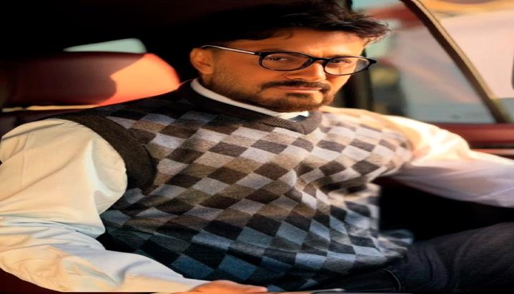 لحظة ودّ.. تامر حسني يحتفي بإنجاز عمرو سعد في مسلسل "إفراج"