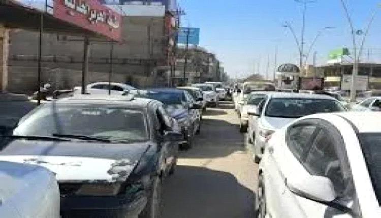 أزمة وقود حادة تشل حركة المرور في صنعاء