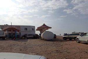 بسعر 25 ألف ريال للدبة.. استمرار بيع البنزين في محطات سقطرى بسلاسة تامة