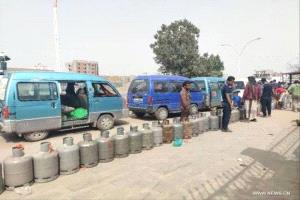 دعوات متوصلة لحل أزمة إنعدام الغاز المنزلي في عدن