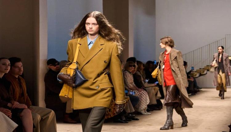 إطلالة شتوية مشرقة: البلايزر يسرق الأنظار هذا الموسم