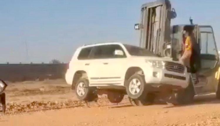 الإخوان وحضرموت.. أعمال نهب تطول المعسكرات والمرافق الحكومية