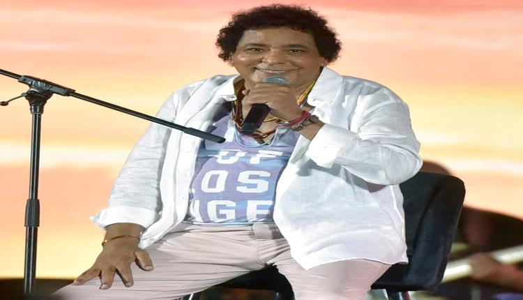 تفاصيل تجربة محمد منير مع الذكاء الاصطناعي في أحدث أعماله