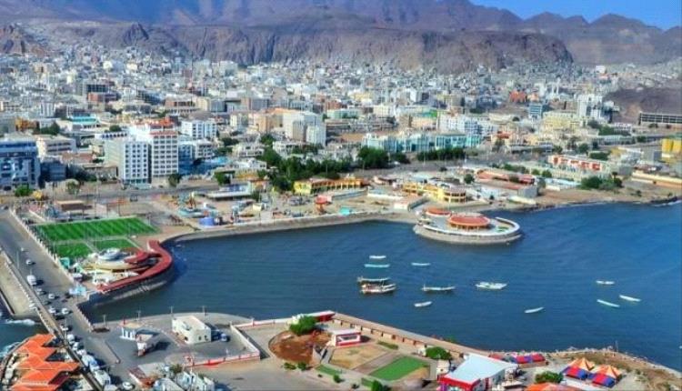 مواطنون في عدن يناشدون المؤسسة العامة للتأمينات الأجتماعية  صرف مستحقاتهم المالية