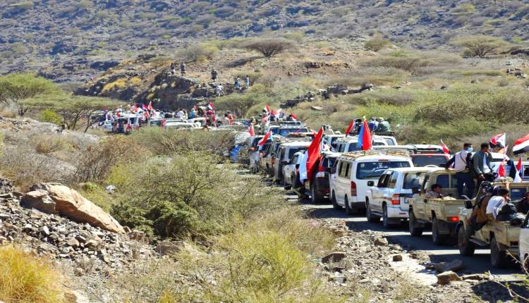 موكب محافظ الضالع يتجه إلى عدن استجابة  للاحتشاد تأييدًا للإعلان الدستوري