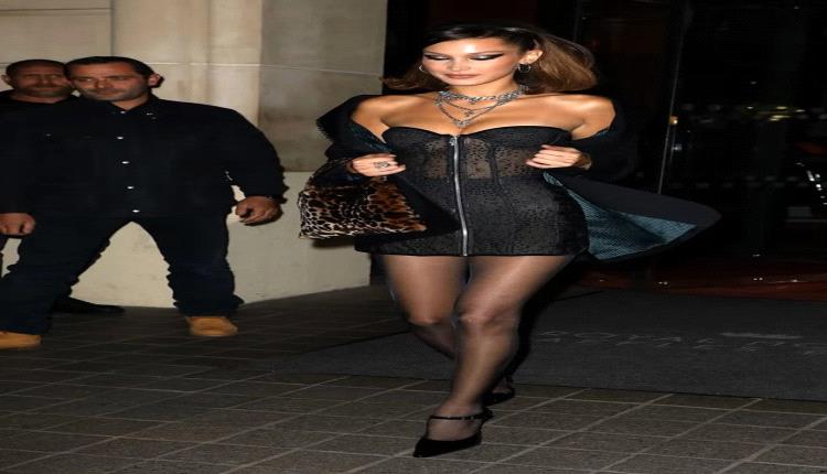 بيلا حديد تكسر القواعد بإطلالة جريئة وتعيد تعريف موضة الفساتين المكشوفة