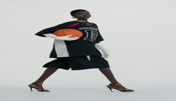 إصدار محدود… BALENCIAGA تتعاون مع NBA لتقديم مجموعة كبسولية جريئة ومميزة