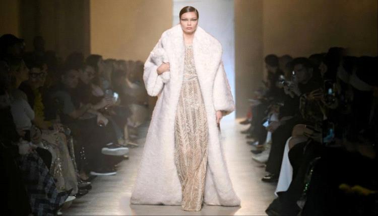 توازن مثالي وأناقة مطلقة… دليل تطبيق Coat Leads Look في إطلالاتك اليومية