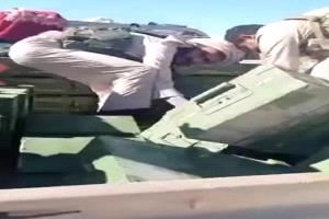قوات الطوارئ اليمنية ومسلحو القبائل ينهبون المعسكرات في حضرموت