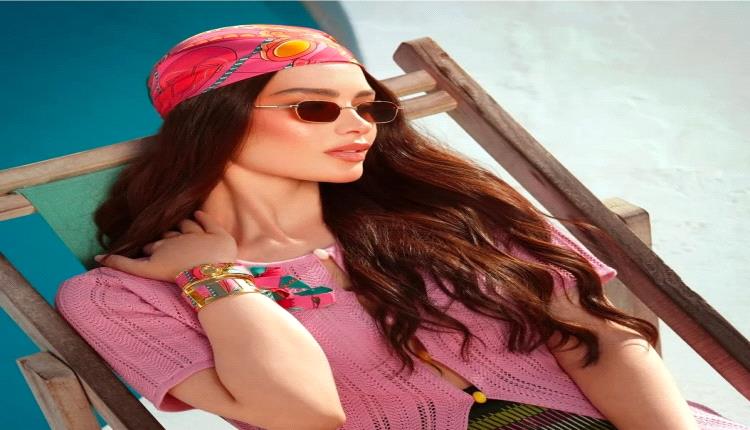 إطلالات صيفية أنيقة بلمسات إكسسوارات مميزة عند المؤثرات العربيات