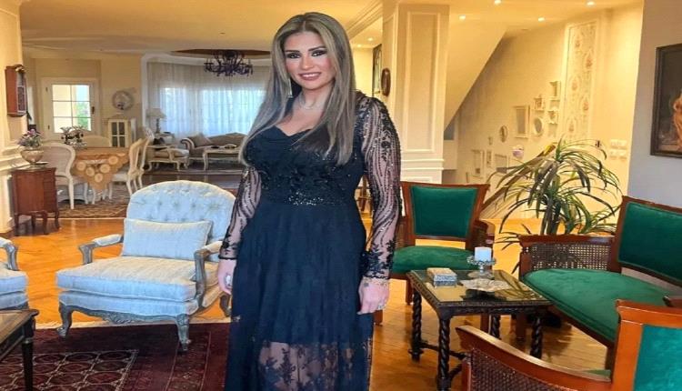 رغم المرض.. زوجة عمرو محمود ياسين تشارك فرحة المنتخب المصري