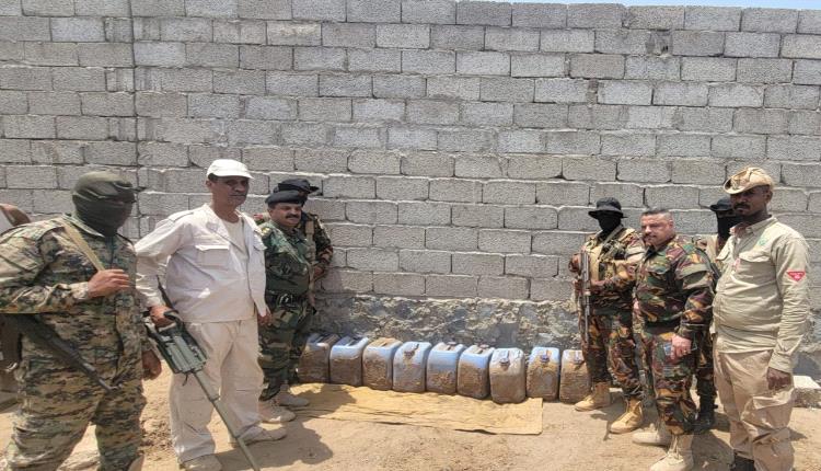 أمن العاصمة عدن يعثر على كميات كبيرة من المتفـ,ـجرات والعـ,ـبوات الناسـ,ـفة في منطقة دار سعد