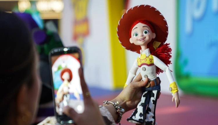 بمشاركة رحمة أحمد.. ديزني تكشف عن كواليس دوبلاج فيلم «Toy Story» للهجة المصرية