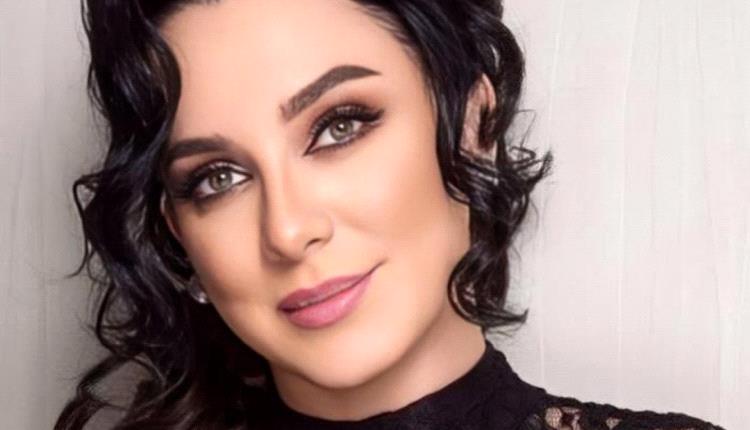 الفنانة السورية سلاف فواخرجي تحيي ذكرى والدتها برسالة حملت مشاعر الشوق وصور عائلية نادرة