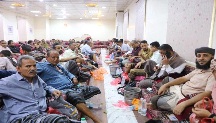 لقاء قبلي حاشد لأبناء ردفان في عدن يمهل السلطات 24 ساعة ويهدد بالتصعيد القبلي المـ.ـسلح