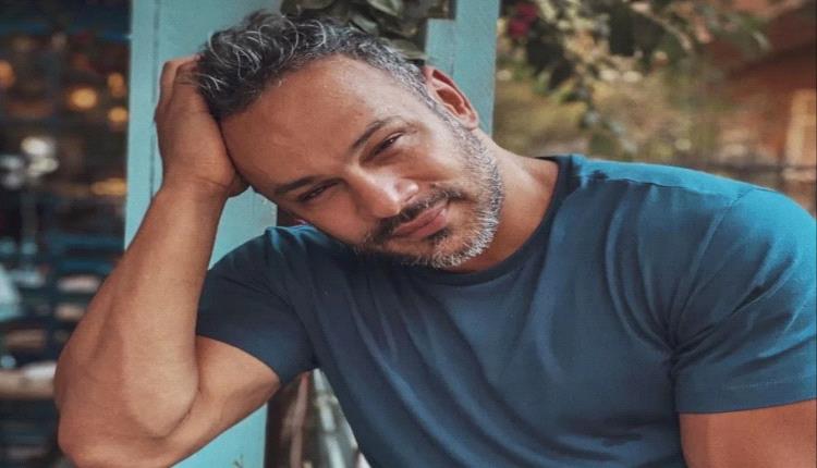 محمد عطية يستعيد علاقته بمصر ويحكي تجربته بعد الهجرة