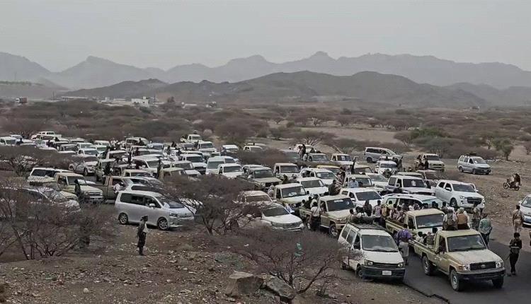 قبائل ردفان ملتحمة بقبائل الجنوب تستجيب لداعٍ قبلي مسـ,ـلح وتحتشد على مشارف العاصمة عدن