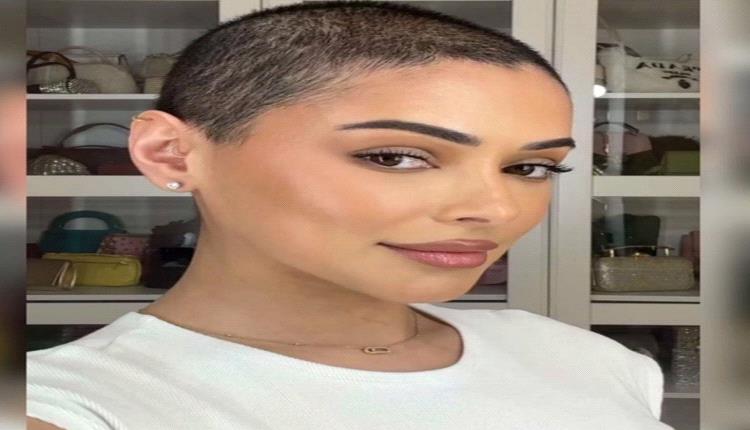 الفنانة الكويتية شوق الهادي تثير الجدل بظهورها حليقة الرأس بالكامل.. وتوضح أسباب الصلعة