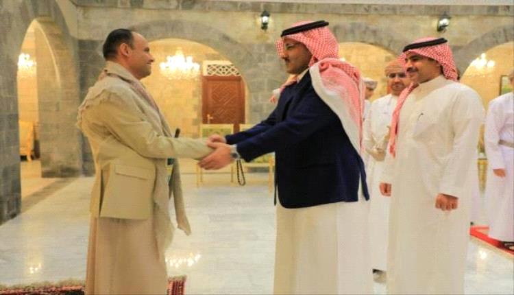 تقرير | كيف ضخّمت السعودية الحوثي؟ من زيارة السفير إلى صنعاء إلى إزاحة هادي