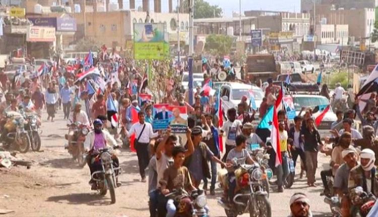 وكالة إماراتية تسلط الضوء على التصعيد في الجنوب: انتفاضة عارمة ضد الهيمنة والعقاب الجماعي في 6 محافظات