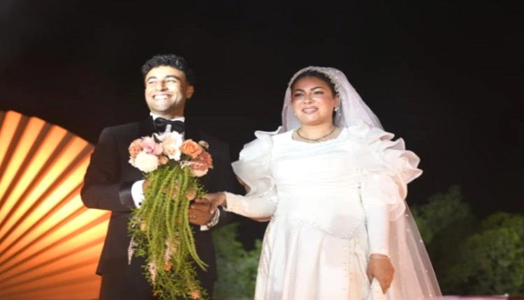 بحضور نجوم الفن والرياضة.. ابنة صبحي خليل تفاجئ زوجها وتهديه أغنية لأنغام في حفل زفافهما