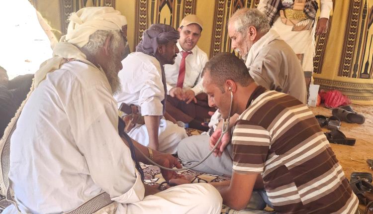 مدير عام مكتب الصحة العامة والسكان بمحافظة الجوف يطلع على تقديم الخدمات الصحية في مطارح الكرامة
